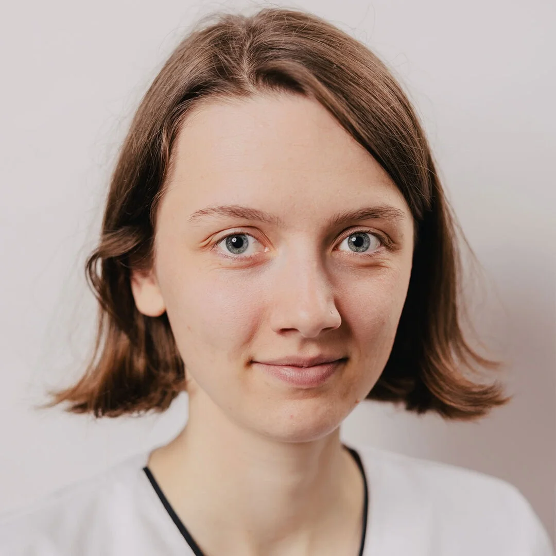 Portret van Johanna Therry met bruin haar en blauwe ogen.